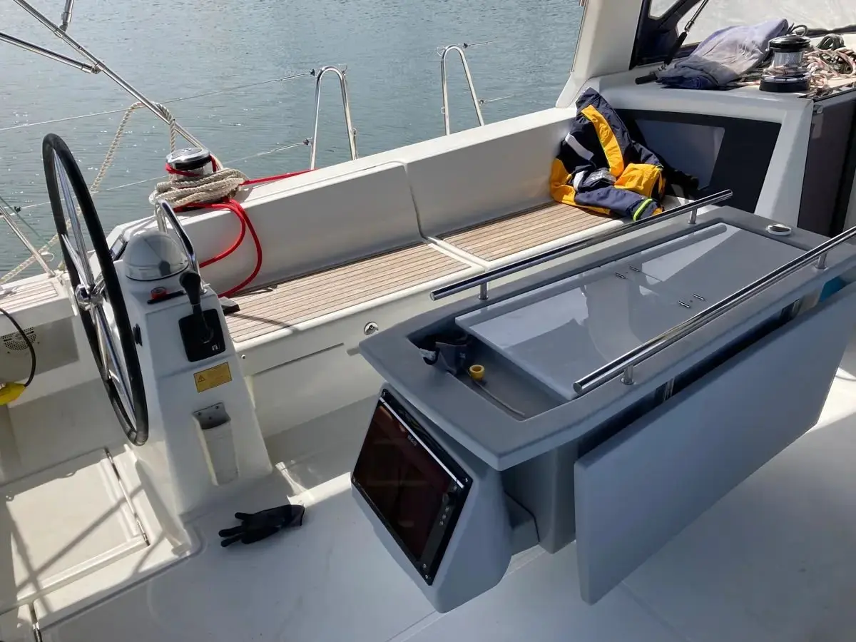 Bandol Sailing Yacht