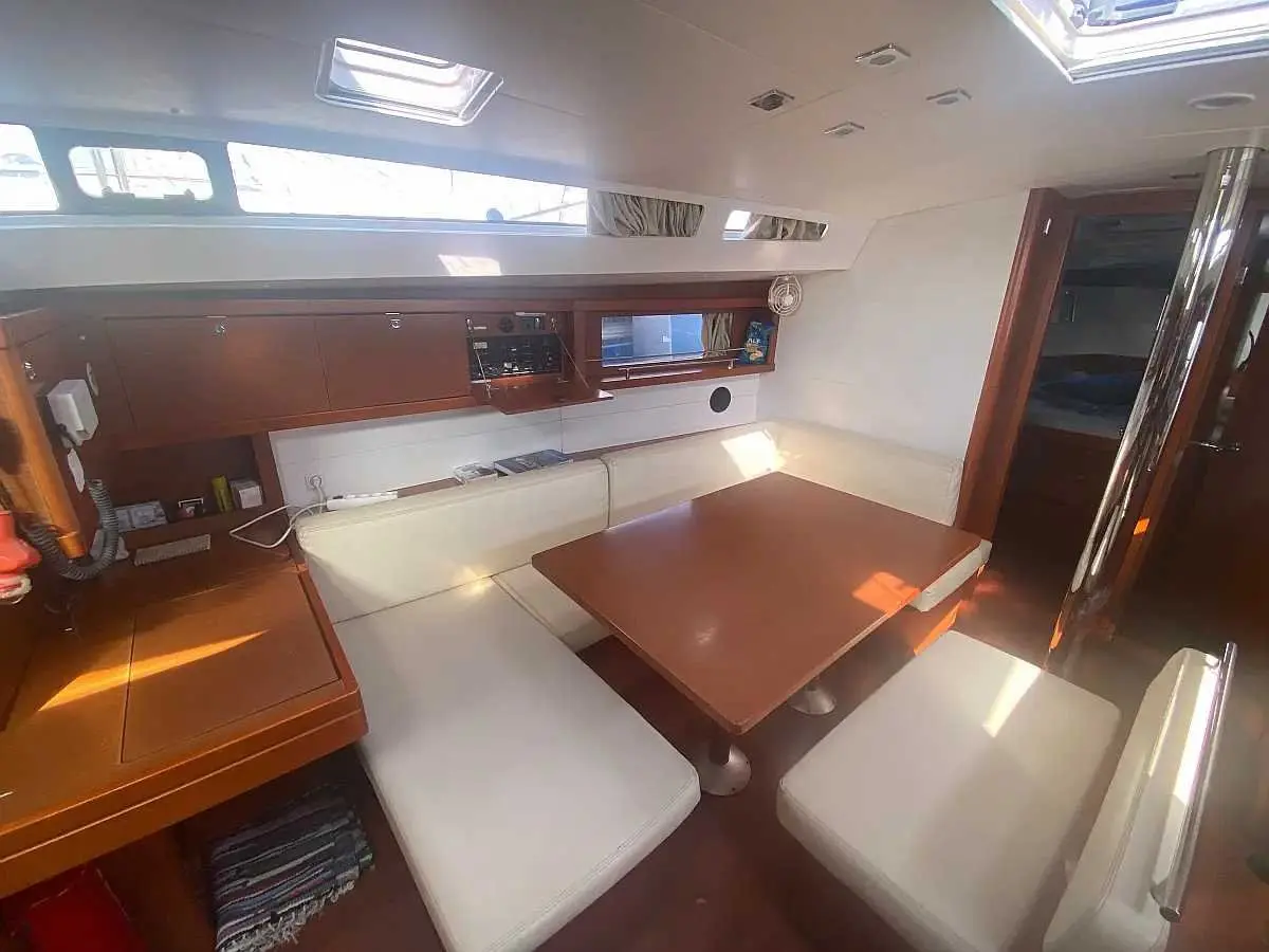 Bandol Sailing Yacht